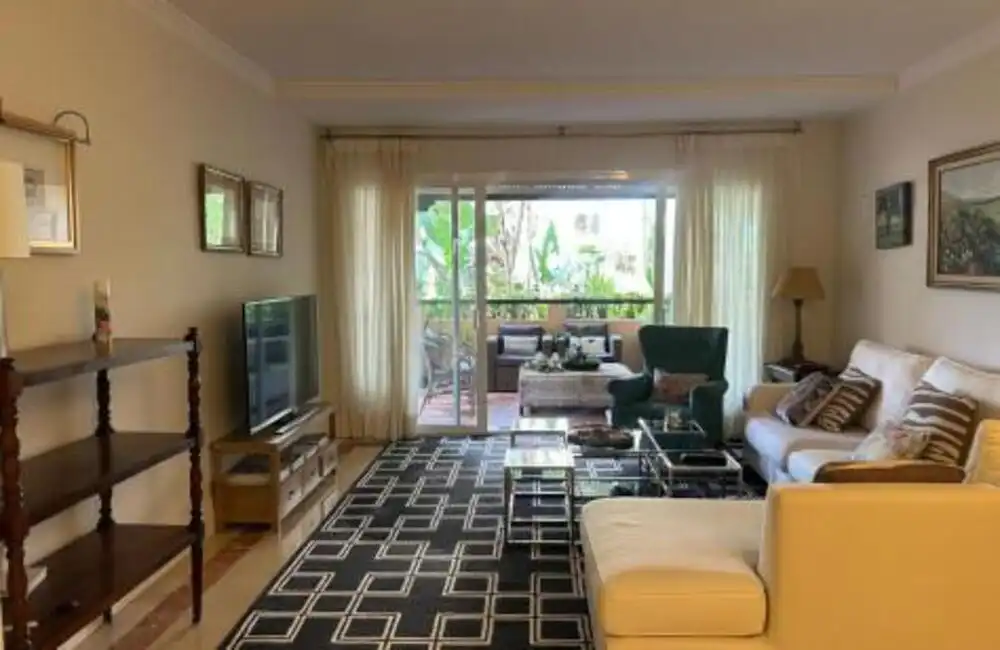Sala d'estar de Planta baixa de lloguer en Marbella amb Aire condicionat, Terrassa i Traster
