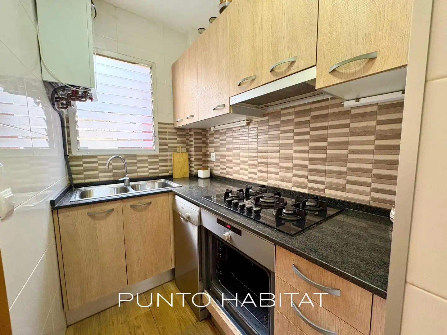 Kitchen of Flat for sale in Barcelona  with Air Conditioner, Heating and Parquet flooring