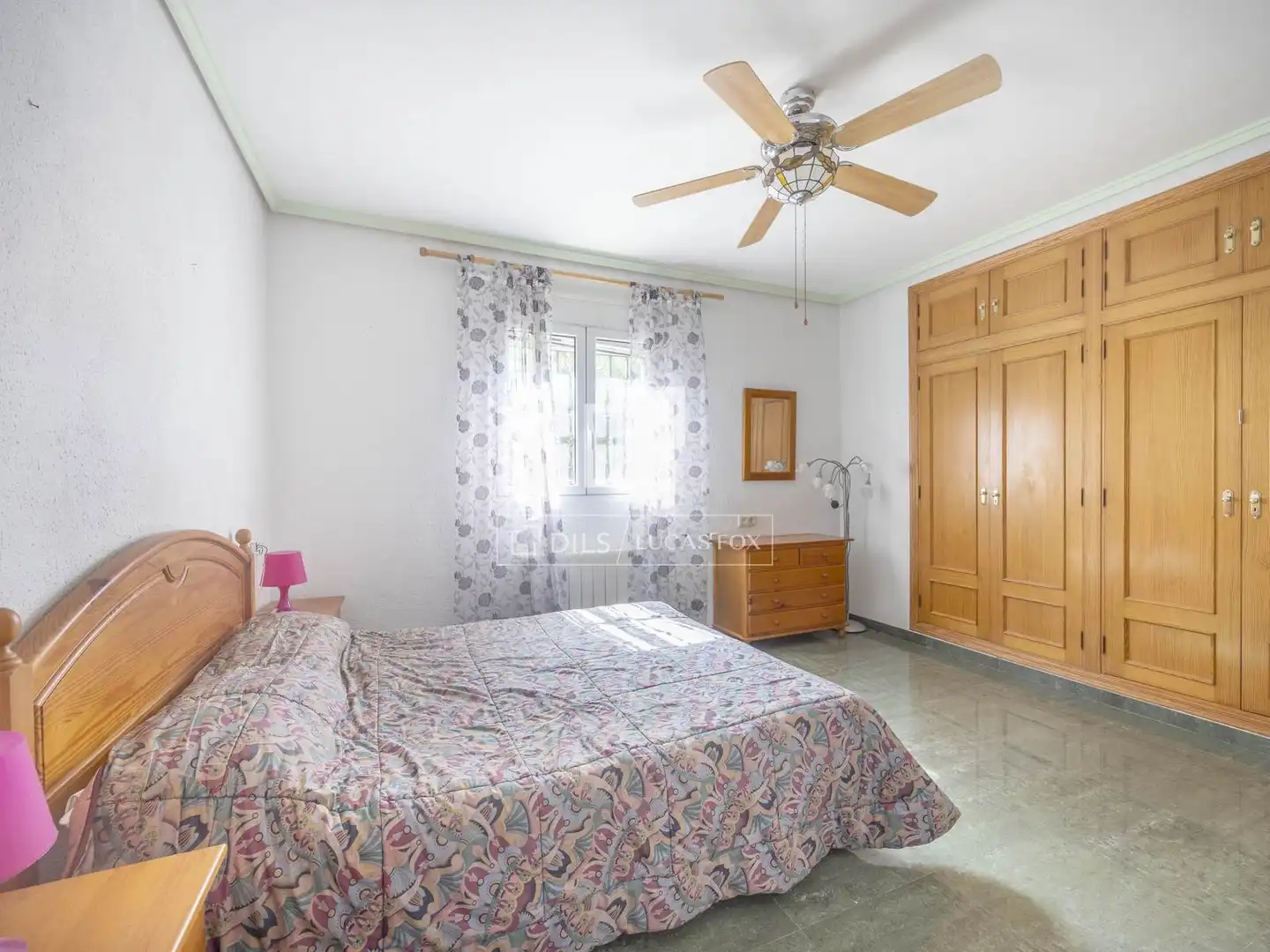 Bedroom of Houses for sale in La Pobla de Vallbona  with Air Conditioner, Heating and Private garden