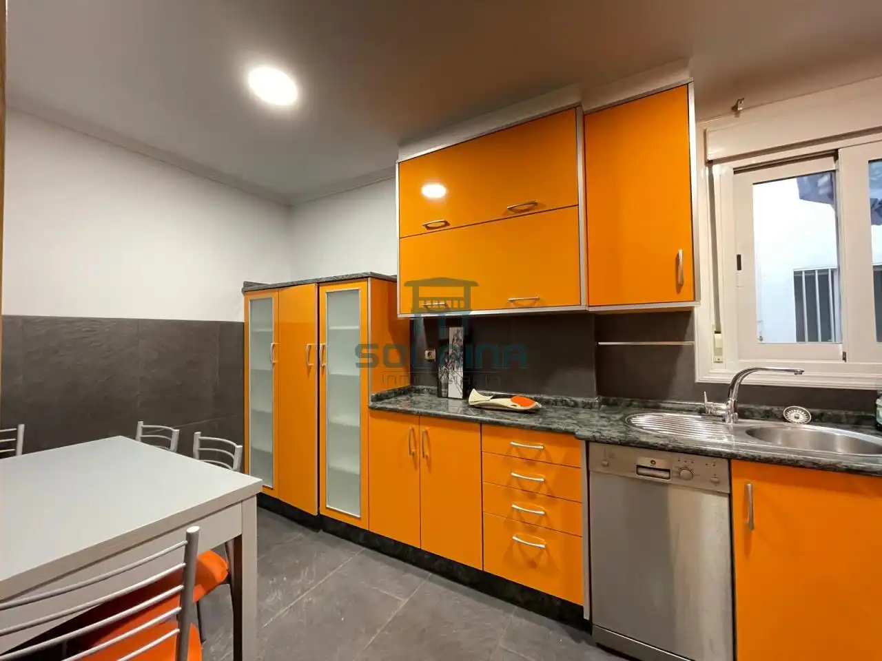 Flat with terrace for sale in Vistahermosa, imagen 4