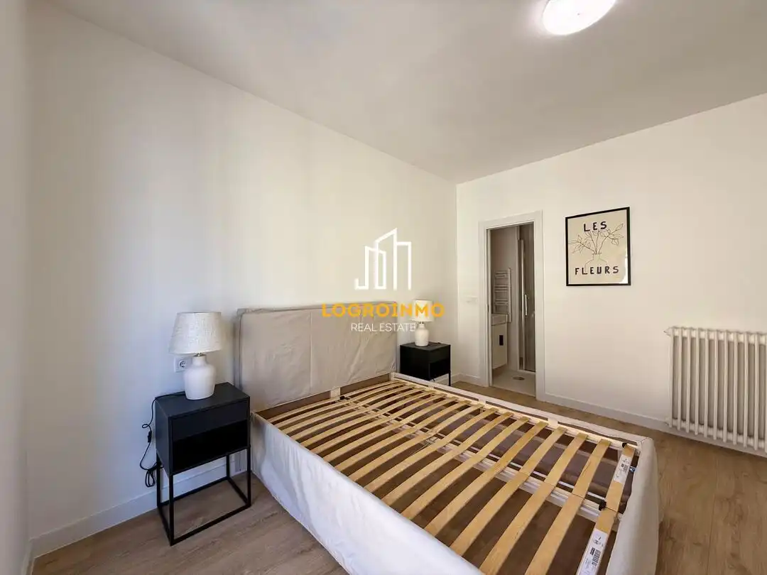 Habitación de Piso de alquiler en  Logroño con Calefacción y Balcón