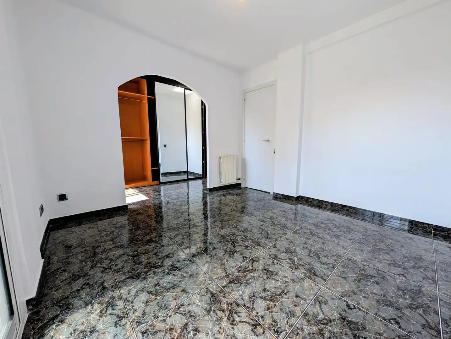 Piso en venta en Badalona con Aire acondicionado, Calefacción y Horno