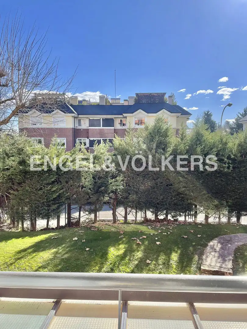Vista exterior de Piso de alquiler en Madrid con Aire acondicionado, Calefacción y Trastero