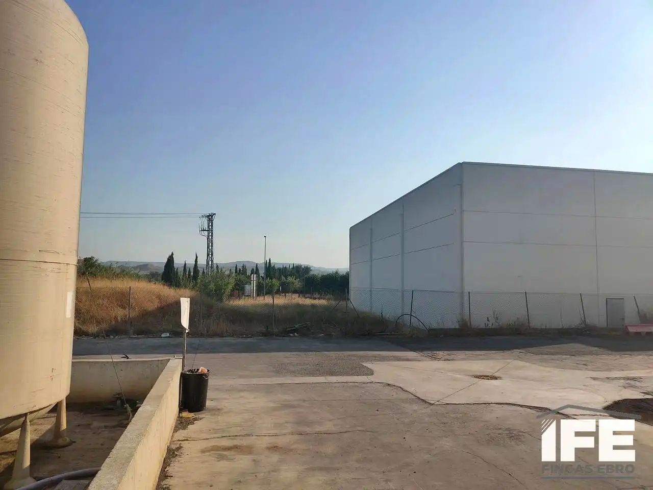 Vista exterior de Nau industrial de lloguer en Alagón