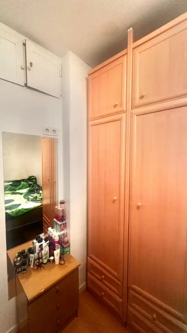 Dormitori de Pis en venda en Madrid amb Calefacció i Moblat