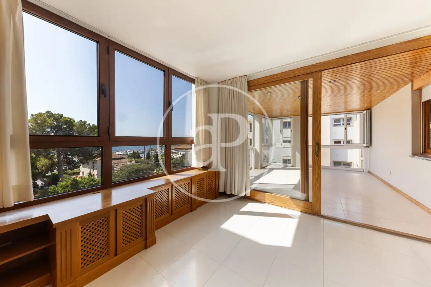 Außenansicht von Wohnung zur Miete in  Palma de Mallorca mit Klimaanlage, Heizung und Privatgarten