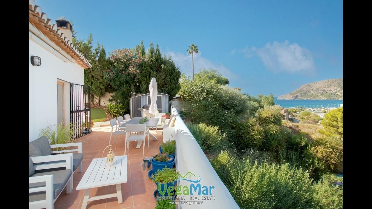 Exterior view of House or chalet for sale in Almuñécar  with Air Conditioner, Private garden and Terrace