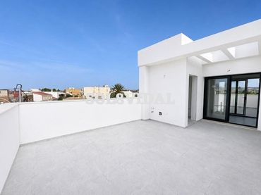 Bungalow with balcony for sale in Bigastro