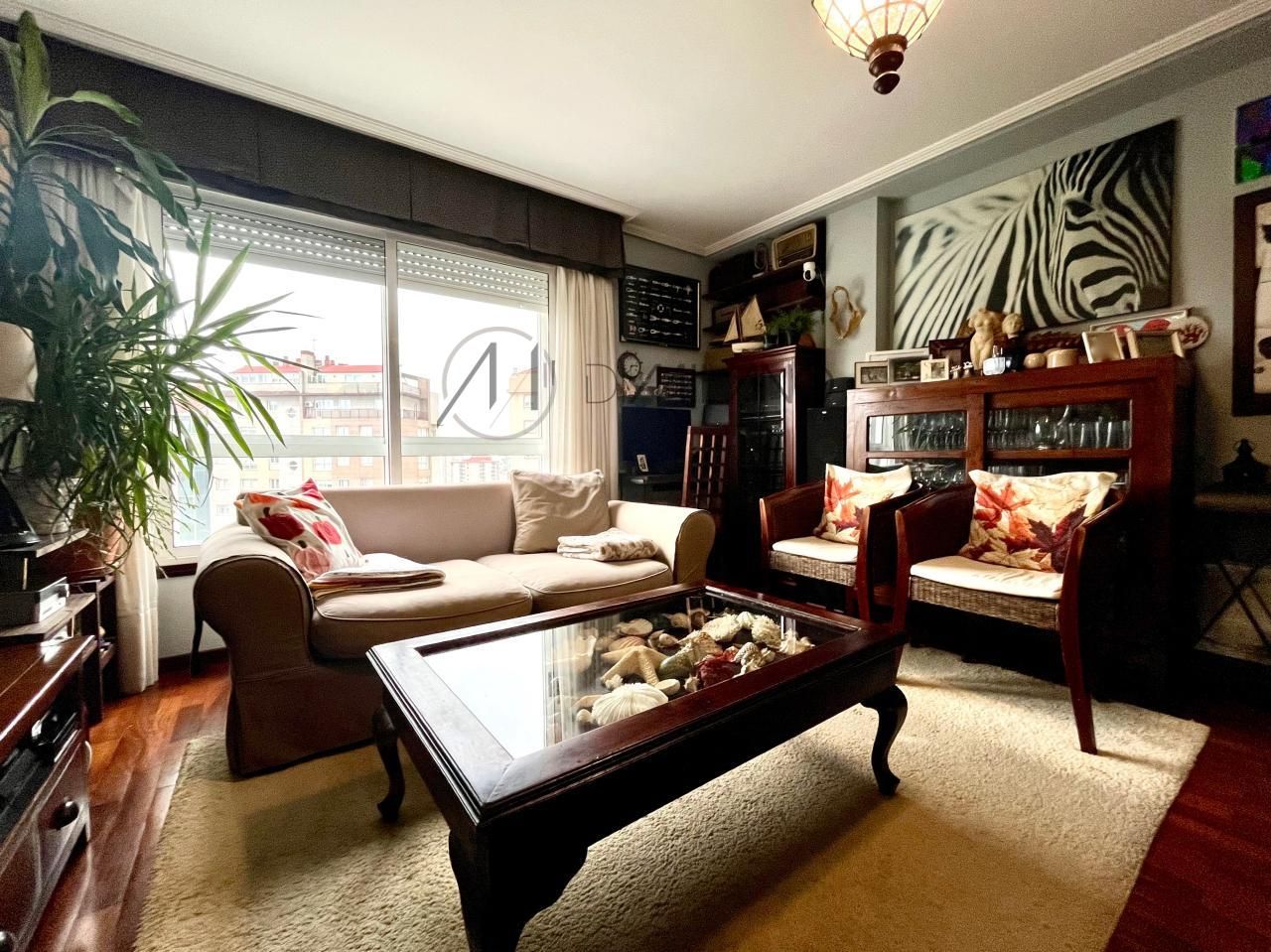 Living room of Flat for sale in Vigo   with Heating and Parquet flooring