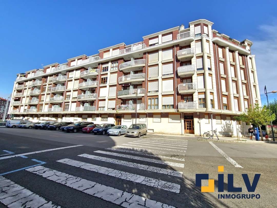 Exterior view of Duplex for sale in Castro-Urdiales  with Heating, Storage room and Balcony