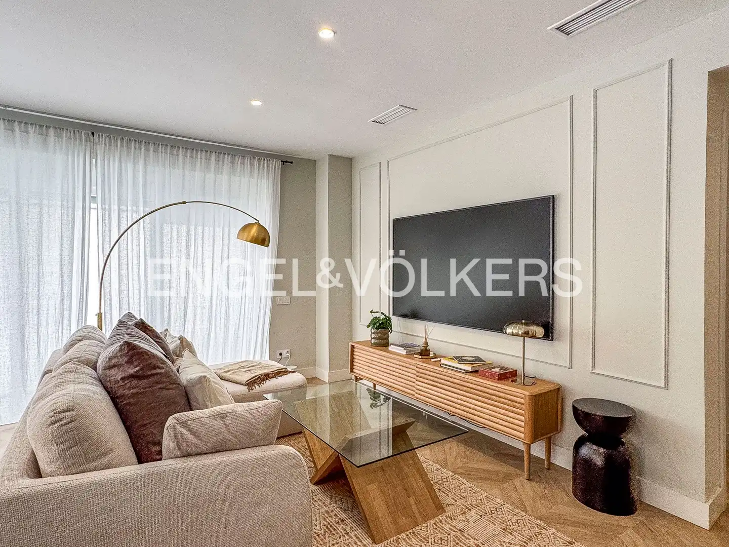 Living room of Flat for rent in Barcelona  with Air Conditioner, Heating and Parquet flooring