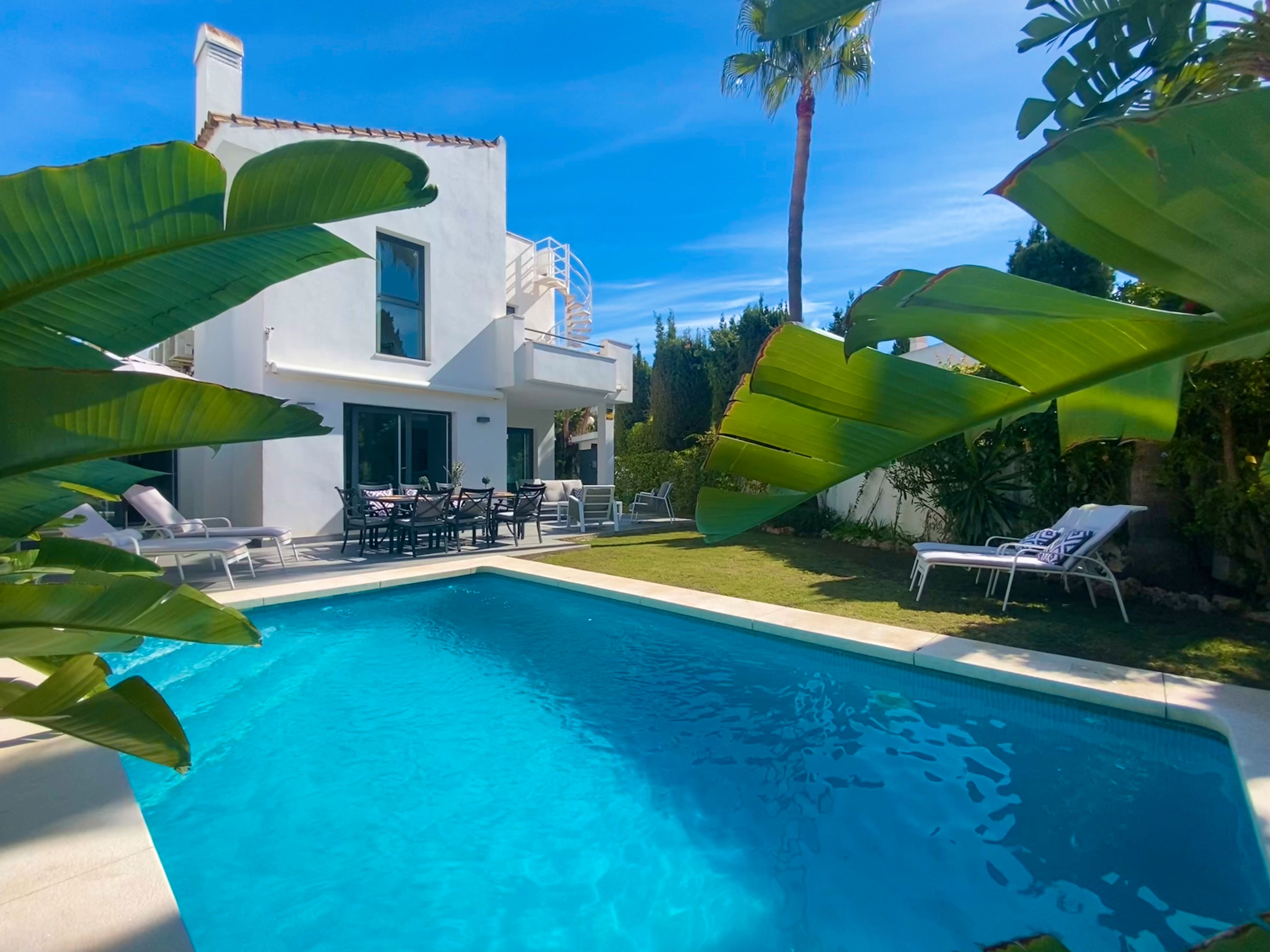 Jardí de Casa o xalet en venda en Estepona amb Aire condicionat, Jardí privat i Terrassa
