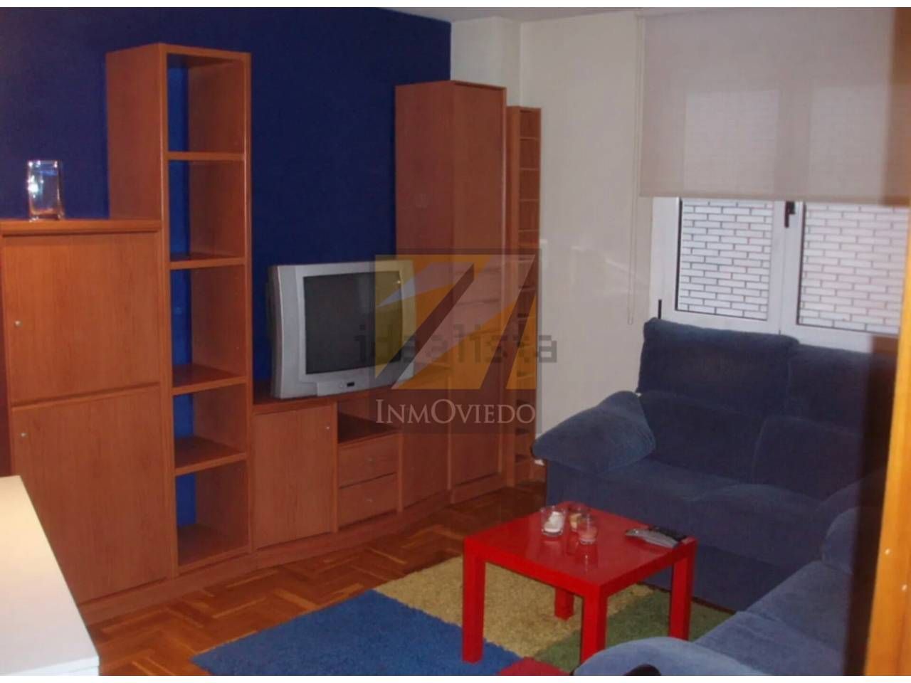 Sala de estar de Piso en venta en Oviedo  con Calefacción, Parquet y Amueblado