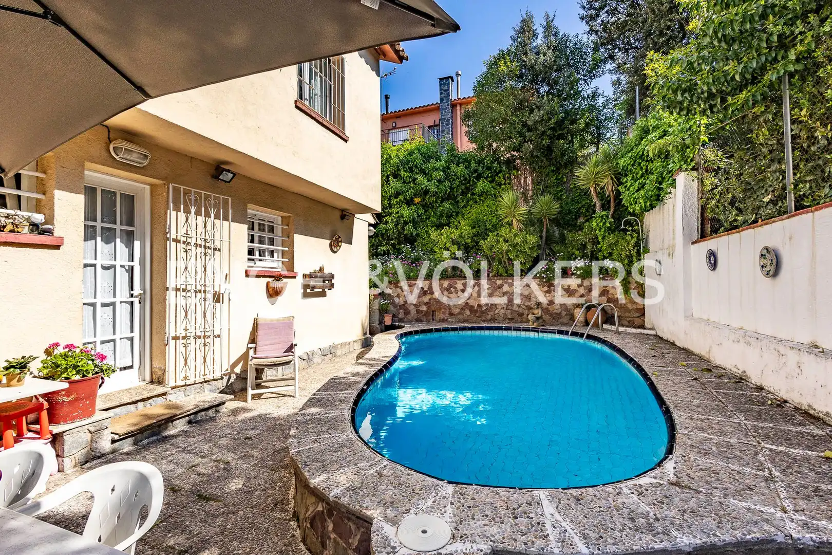 Vista exterior de Casa o xalet en venda en Sant Cugat del Vallès amb Calefacció, Jardí privat i Parquet
