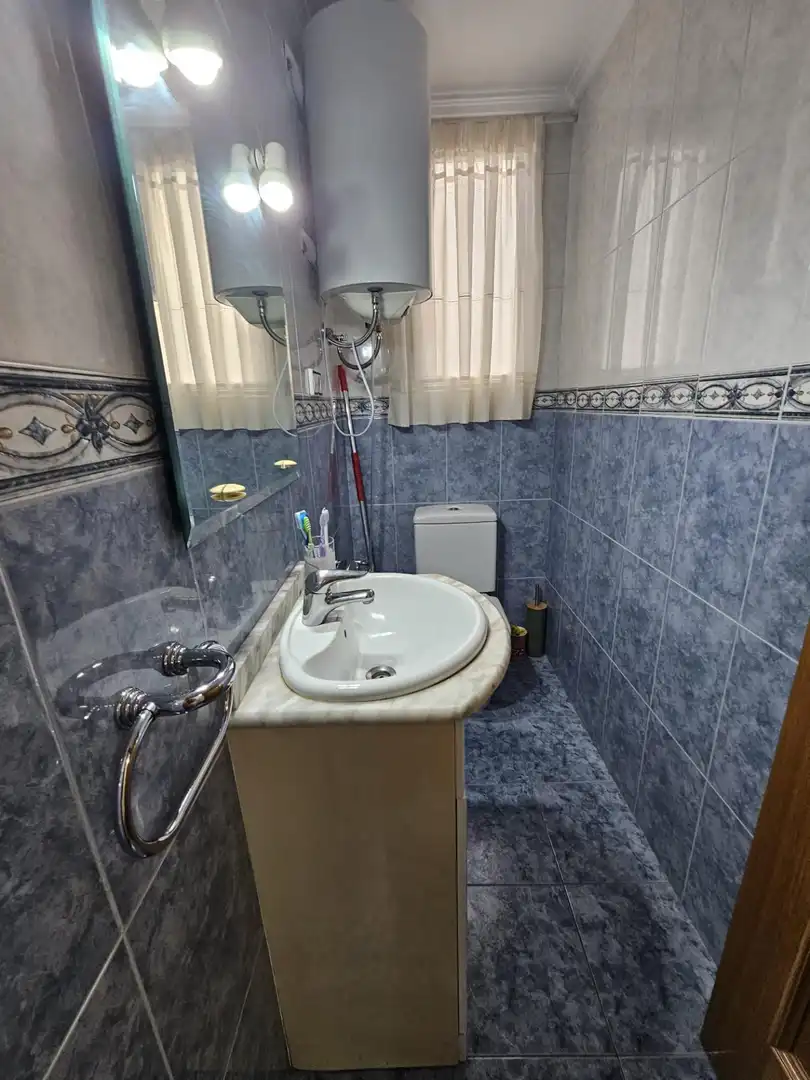 Bathroom of Flat for sale in Valencia  with Air Conditioner, Furnished and Balcony