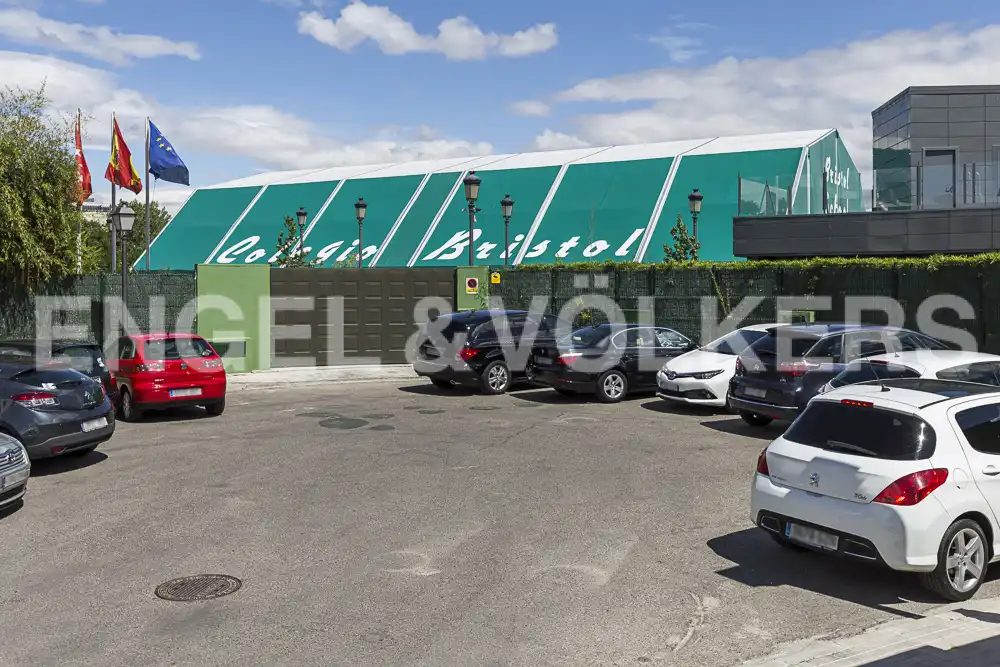 Parking of Detached homes for sale in Madrid  with Air Conditioner, Heating and Private garden