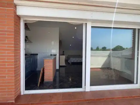 Casa aparellada amb terrassa en venda a Carrer Puigmal, imagen 74