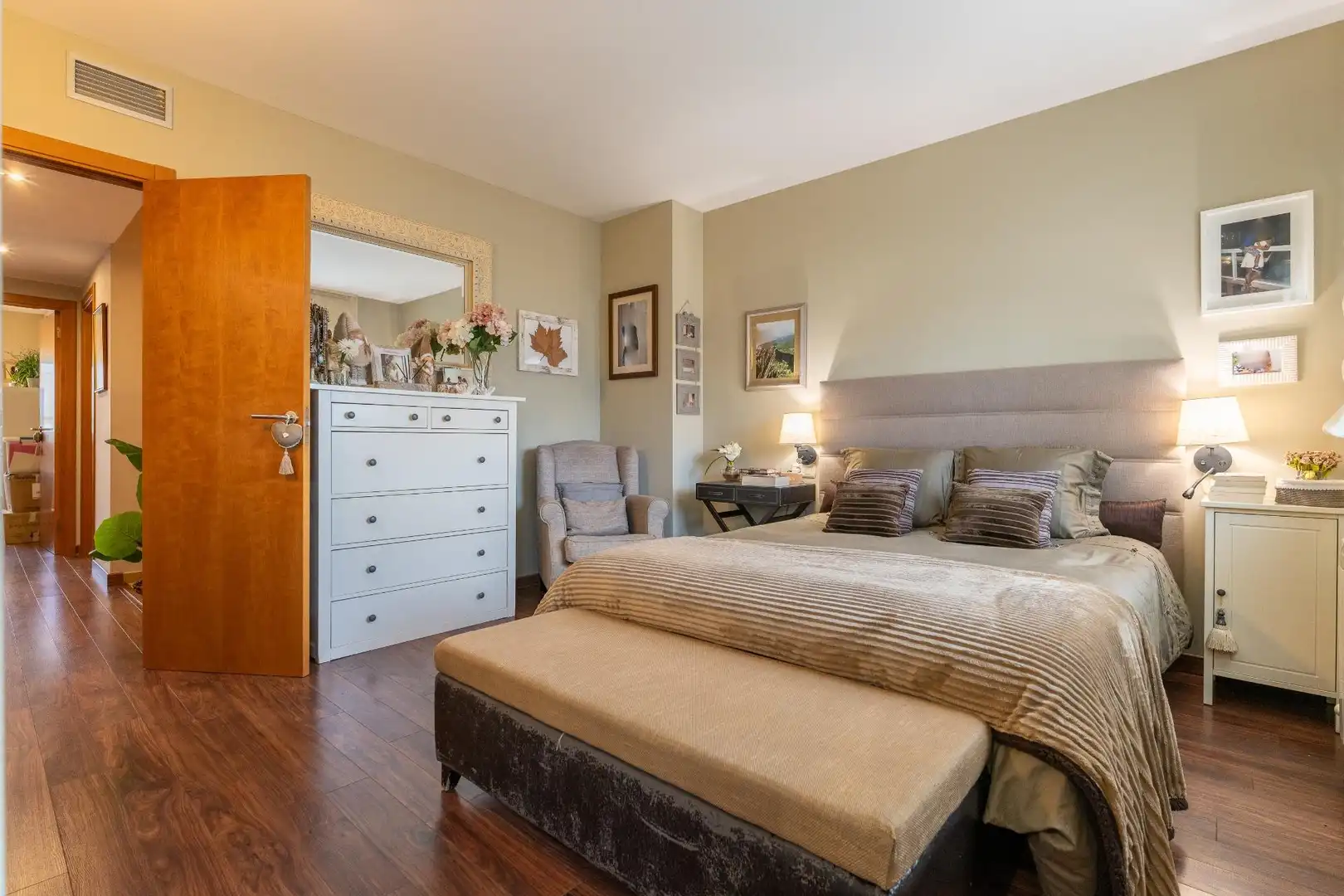 Habitación de Casa adosada en venta en Montbrió del Camp con Aire acondicionado, Calefacción y Jardín privado