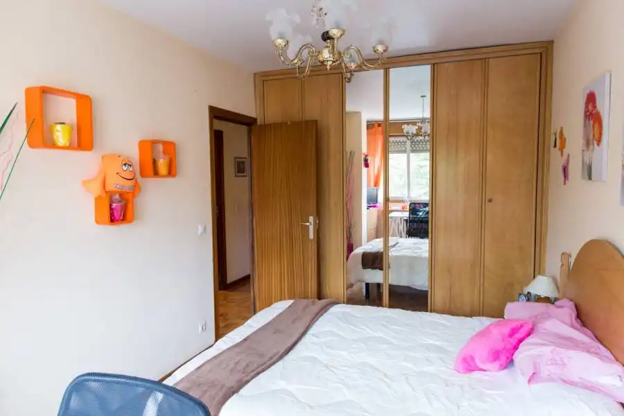 Habitación de Piso en venta en  Pamplona / Iruña con Calefacción, Parquet y Amueblado