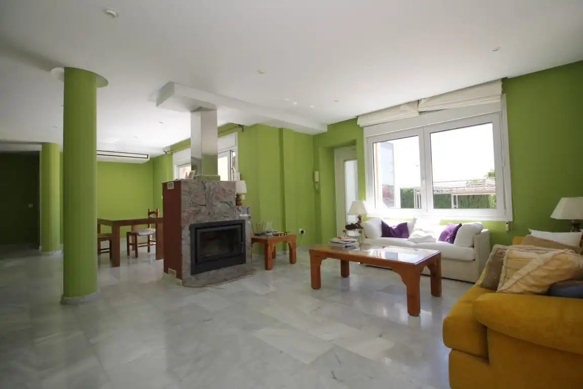 Sala d'estar de Casa o xalet en venda en Vélez-Málaga amb Aire condicionat, Calefacció i Jardí privat