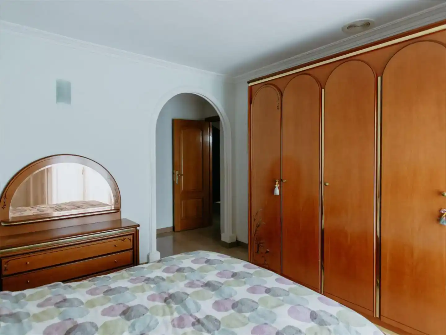 Habitación de Casa adosada en venta en Huesca con Jardín privado, Trastero y Amueblado