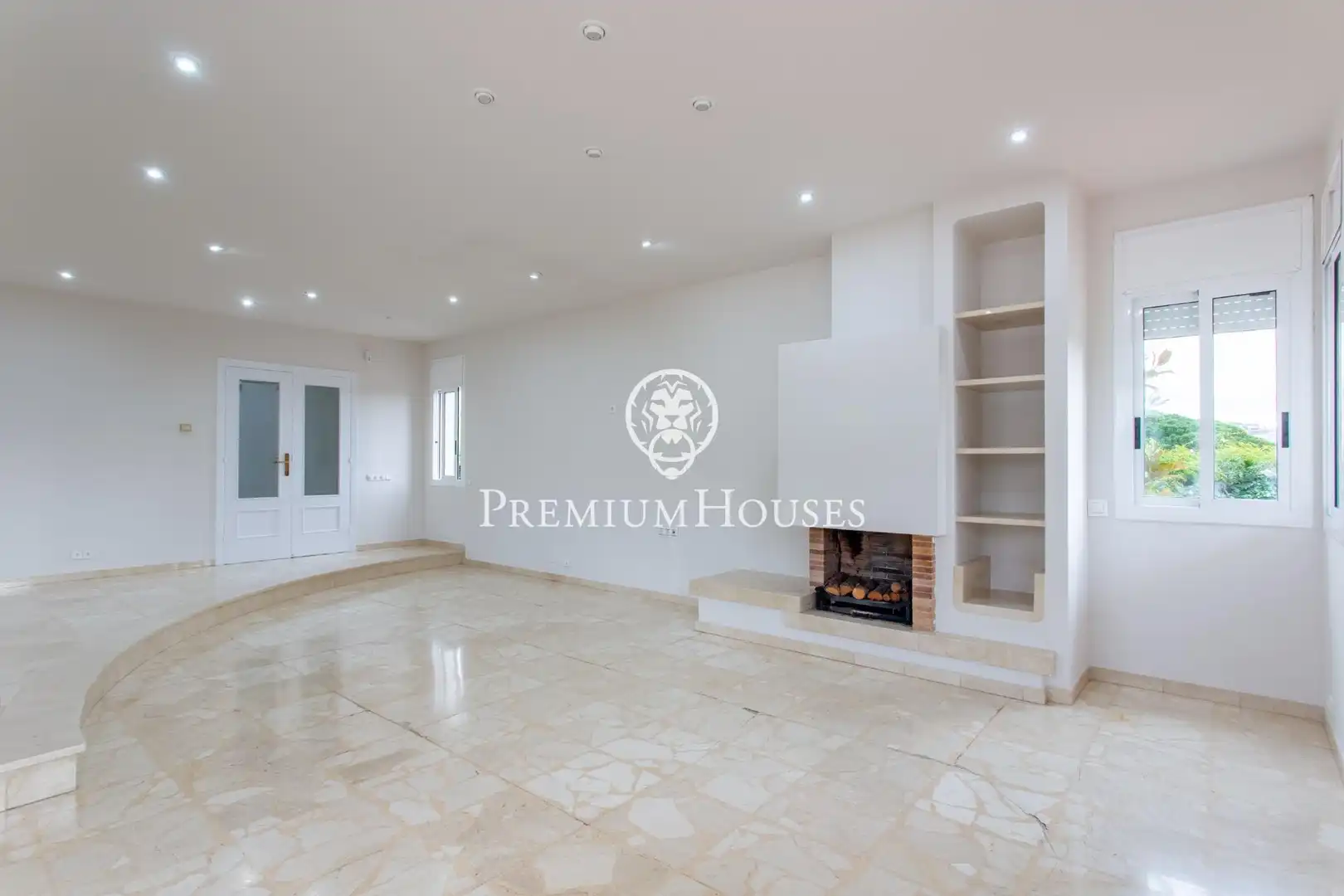 Sala d'estar de Casa o xalet en venda en Alella amb Aire condicionat, Jardí privat i Terrassa