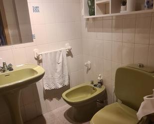 Bathroom of Flat for sale in Fuengirola  with Air Conditioner, Terrace and Furnished