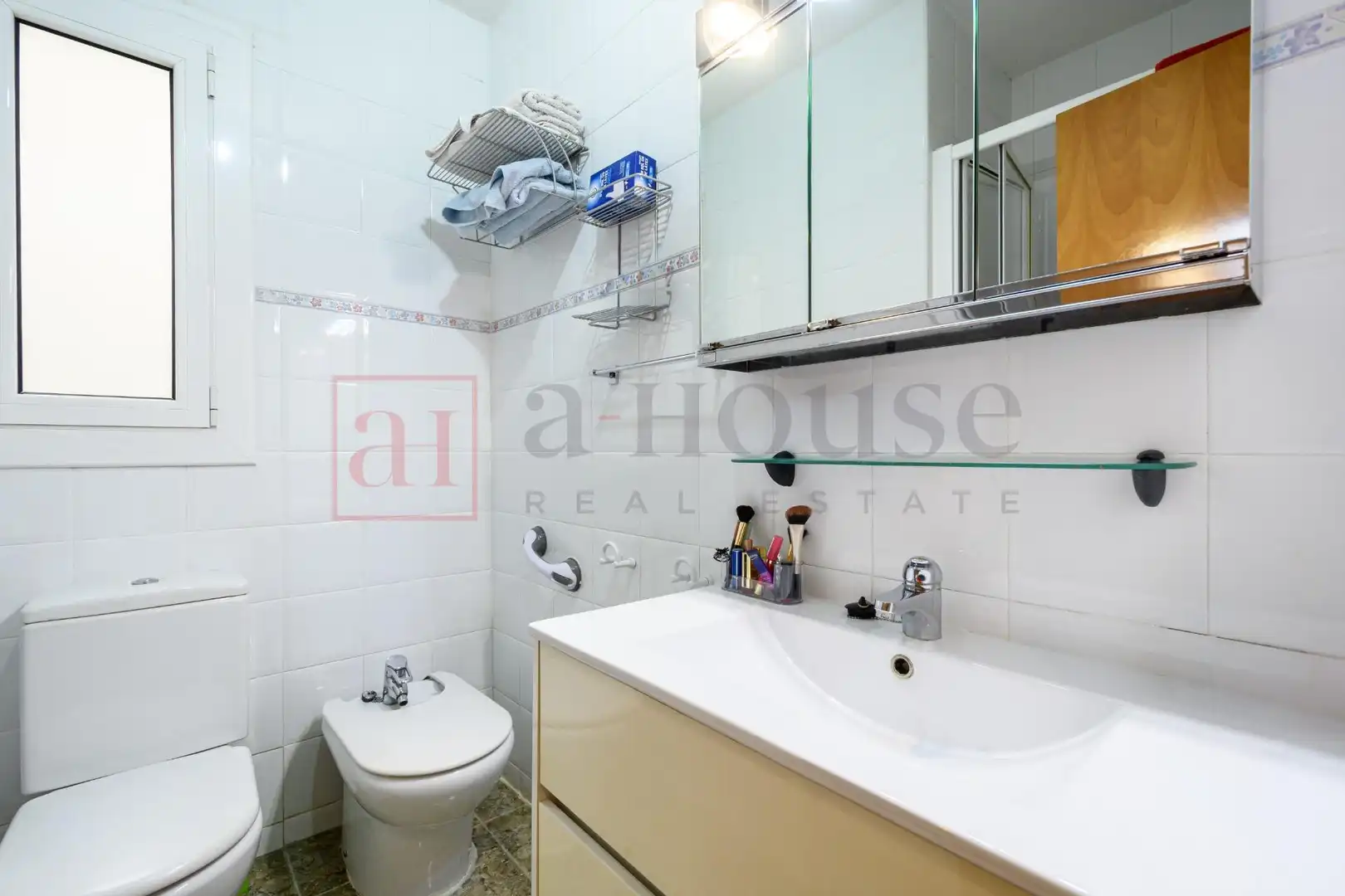 Flat for sale in Barcelona  with Air Conditioner, Heating and Terrace