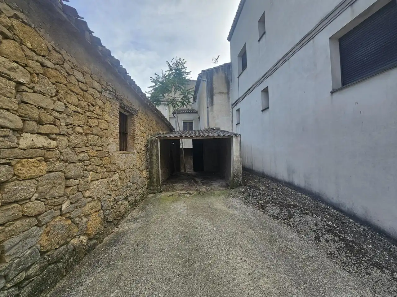 Parking of Country homes for sale in Igúzquiza  with Private garden