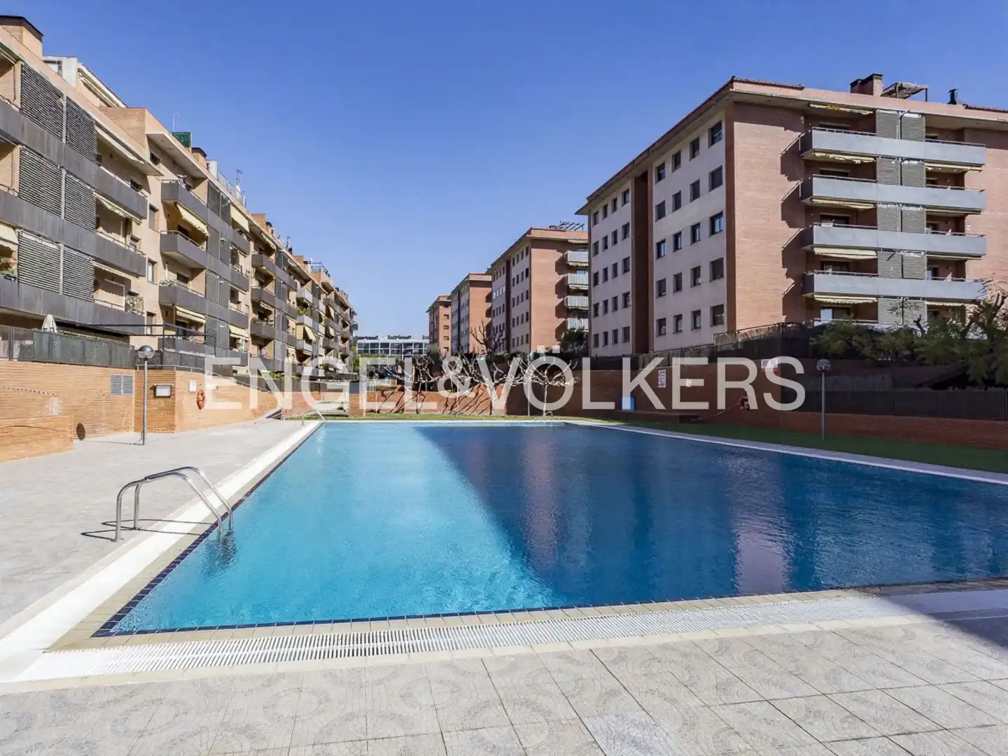 Piscina de Piso de alquiler en Sant Feliu de Llobregat con Aire acondicionado, Calefacción y Parquet