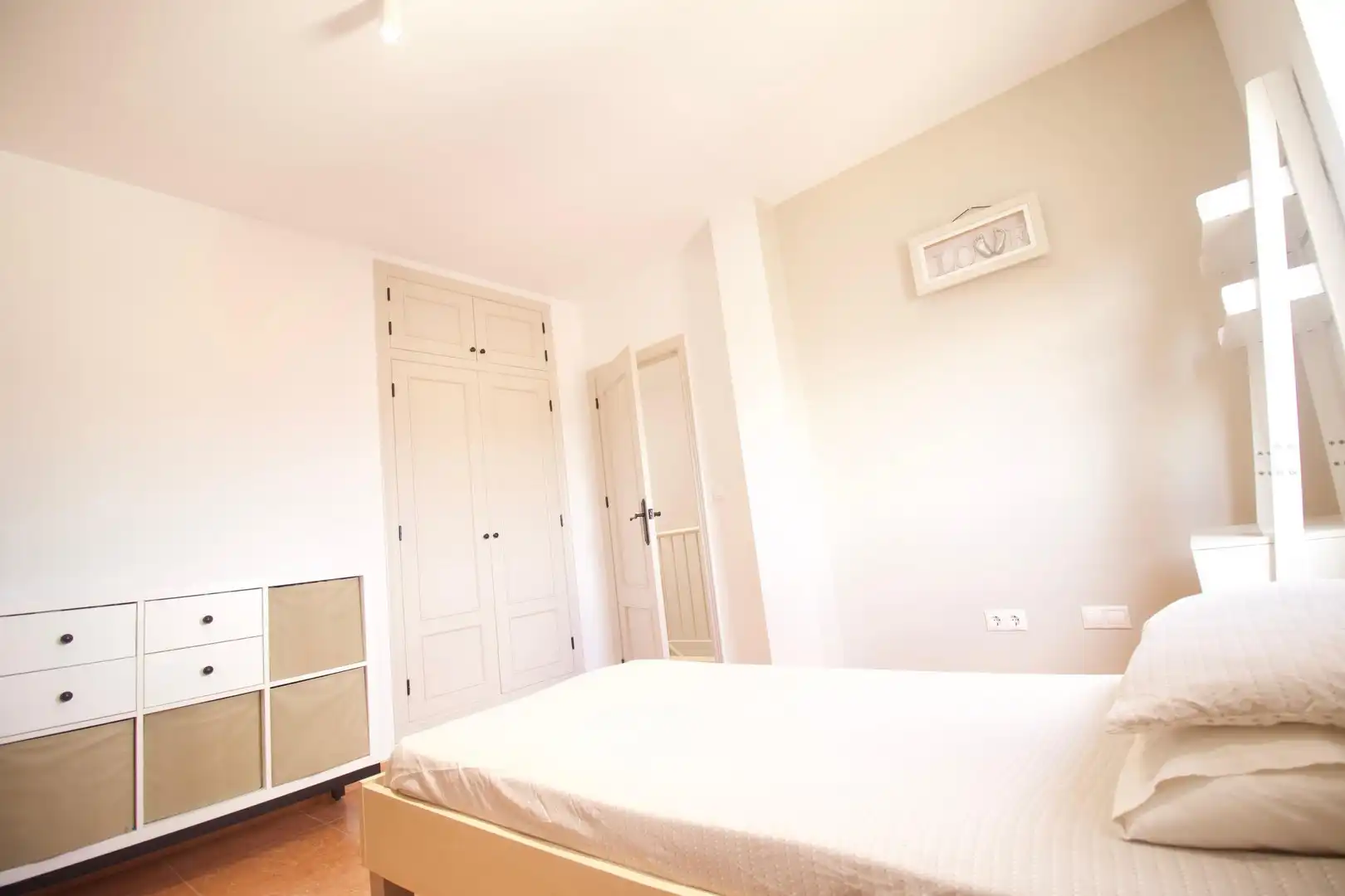 Schlafzimmer von Einfamilien-Reihenhaus zum Verkauf in Fuente Álamo de Murcia mit Privatgarten und Balkon
