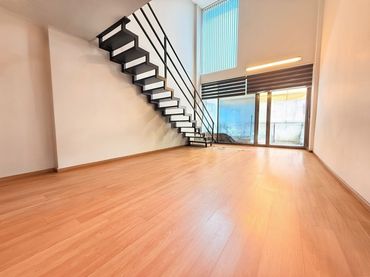 Duplex con giardino in vendita a Avenida de Leganés