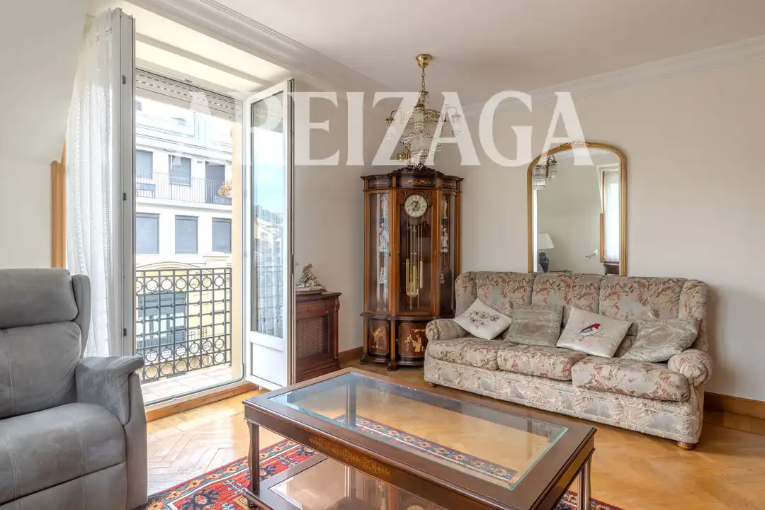 Sala de estar de Piso en venta en Donostia - San Sebastián  con Calefacción, Terraza y Balcón