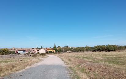 Casa o xalet en venda en Basardilla amb Jardí privat