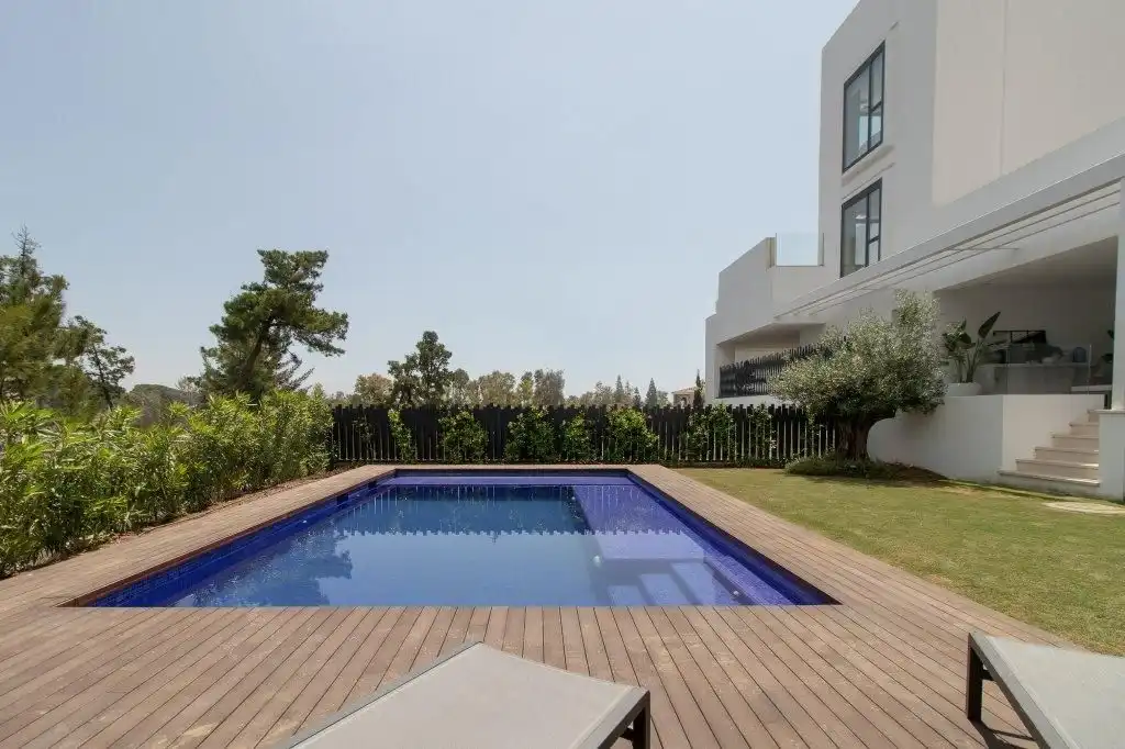 Piscina de Casa o chalet en venta en Marbella con Jardín privado, Terraza y Piscina