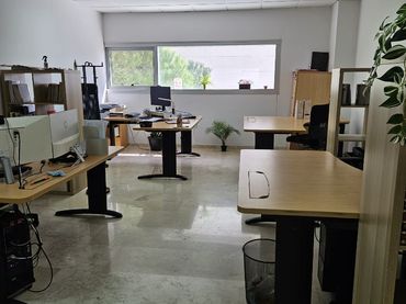 Office space with lift to rent in Avenida República Argentina