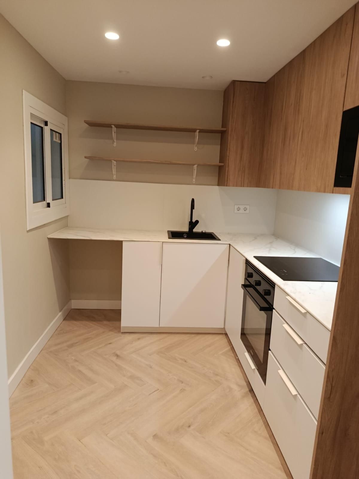 Cuina de Pis en venda en Vilanova i la Geltrú amb Aire condicionat, Calefacció i Terrassa