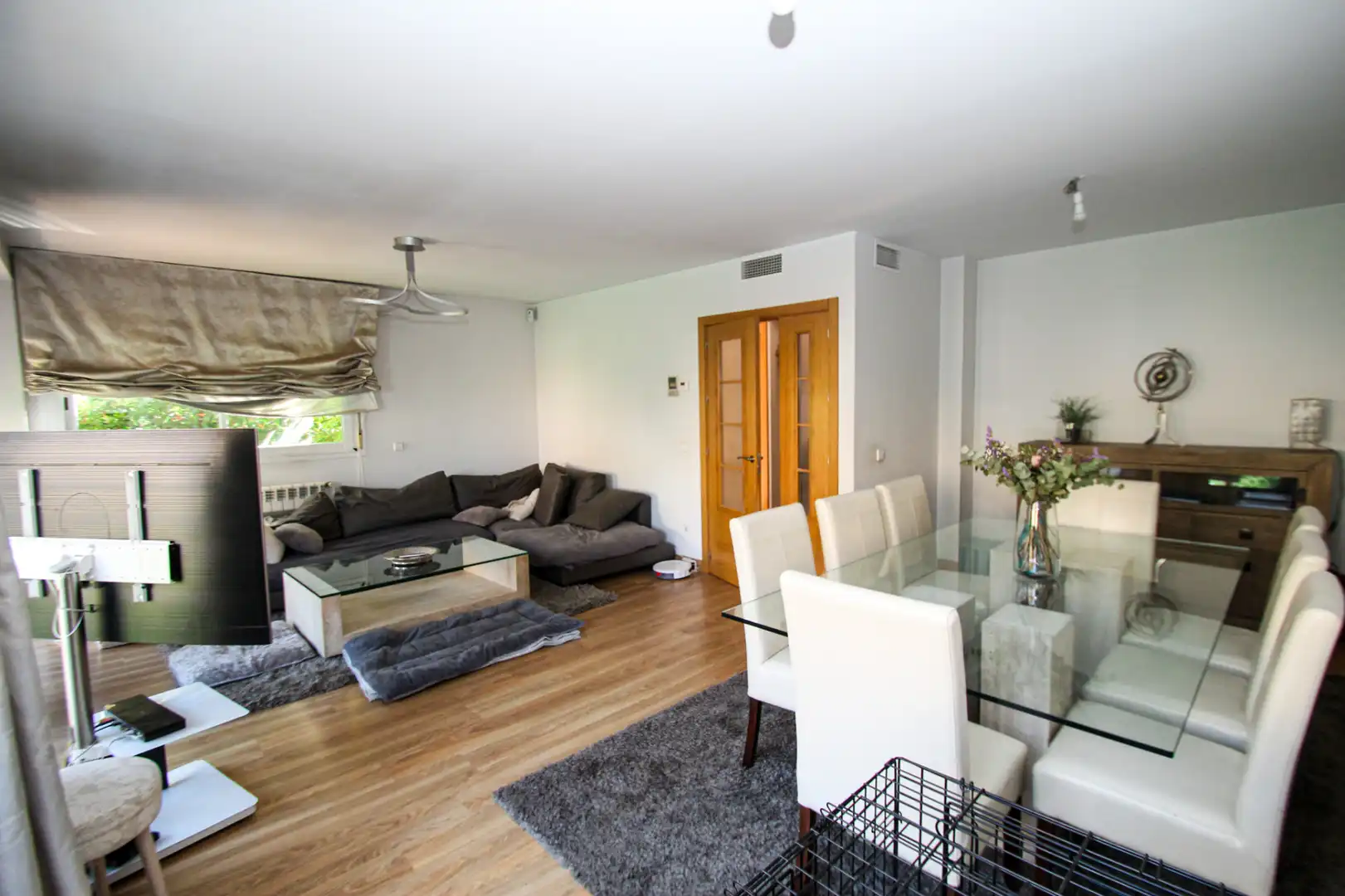 Sala de estar de Casa adosada en venta en Villanueva de la Cañada con Aire acondicionado, Calefacción y Jardín privado