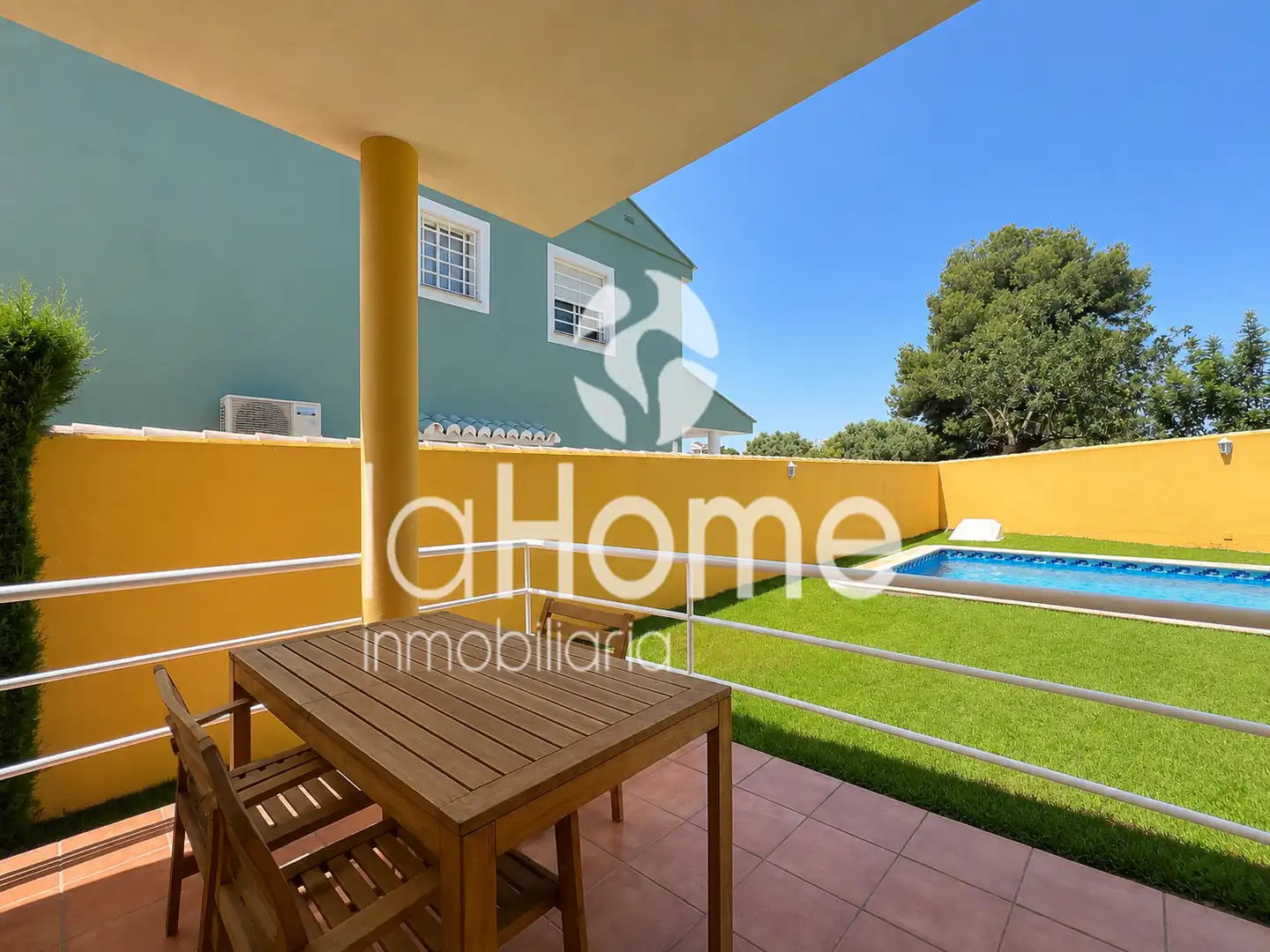 Garden of Detached homes for rent in La Pobla de Vallbona  with Air Conditioner, Heating and Private garden
