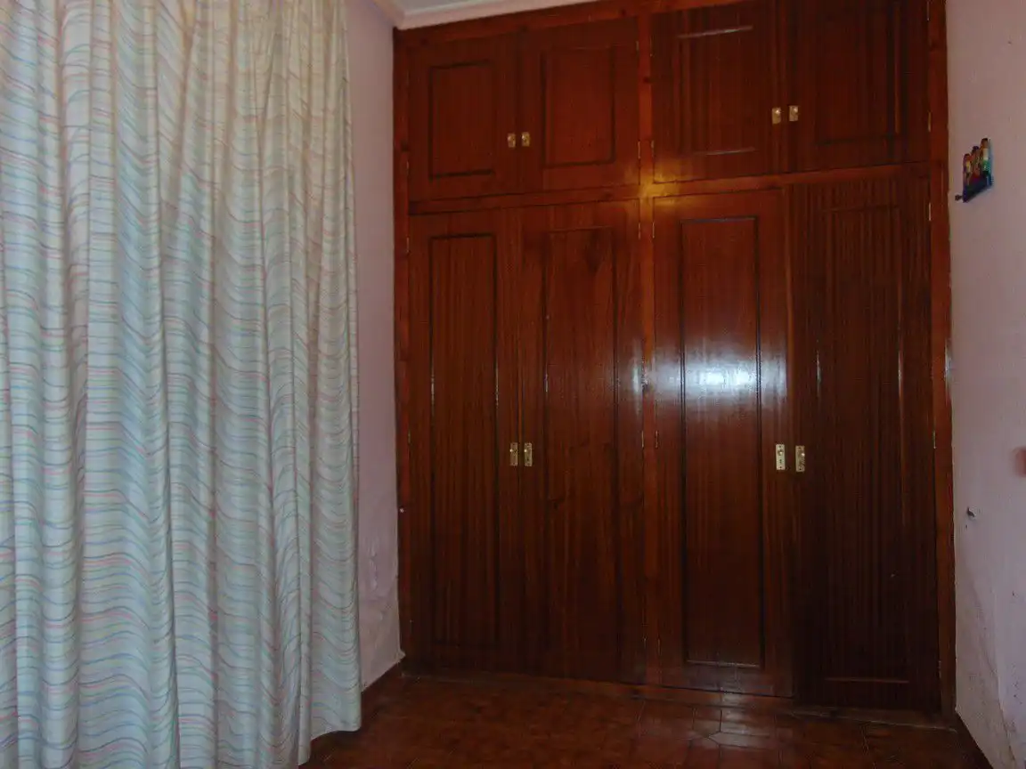 Dormitori de Casa o xalet en venda en Valdepeñas amb Calefacció, Terrassa i Traster