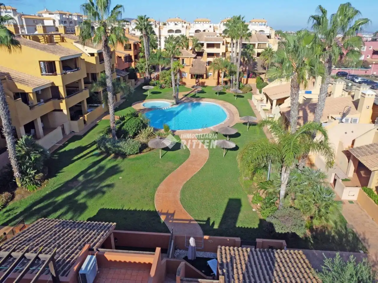 Flat with pool for sale in Calle Lloret 1
