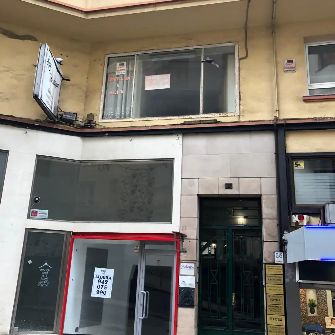 Bureau avec ascenseur à louer à Calle Ruamayor 10