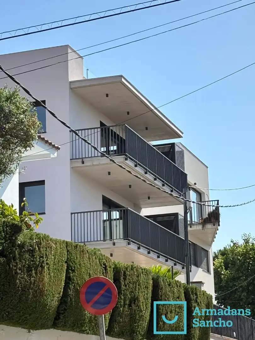 Vista exterior de Piso de alquiler en Tiana con Aire acondicionado, Calefacción y Parquet