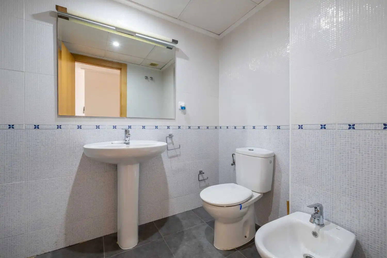 Badezimmer von Wohnung zur Miete in Murcia mit Klimaanlage und Heizung