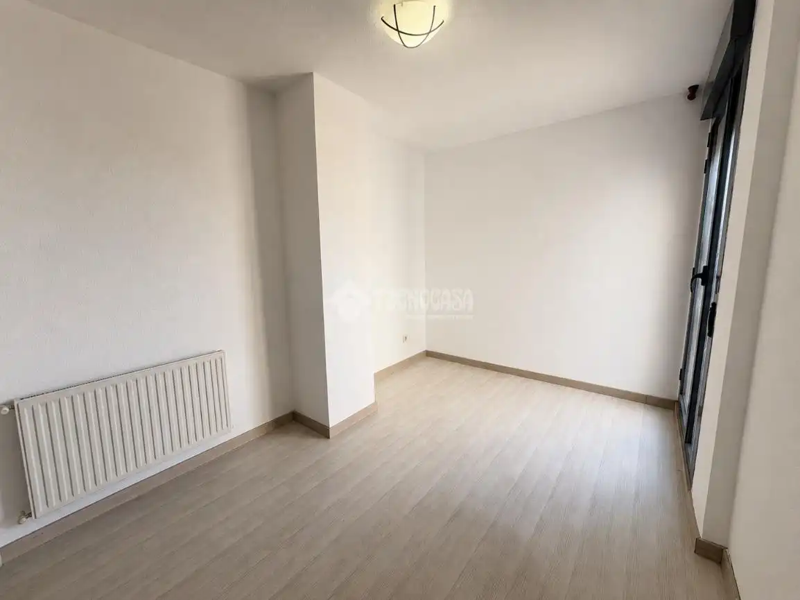 Flat for sale in Boadilla del Monte  with Terrace, Storage room and Community pool