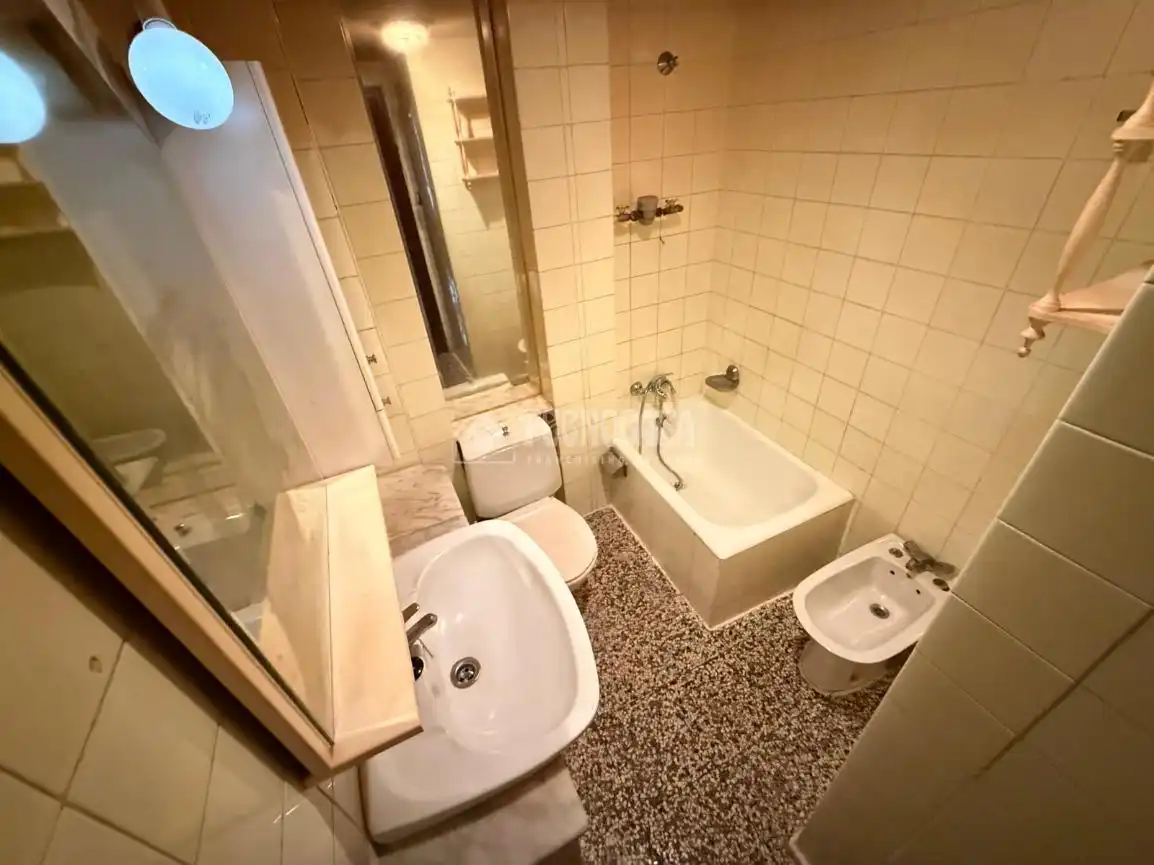 Bathroom of Flat for sale in Zaragoza