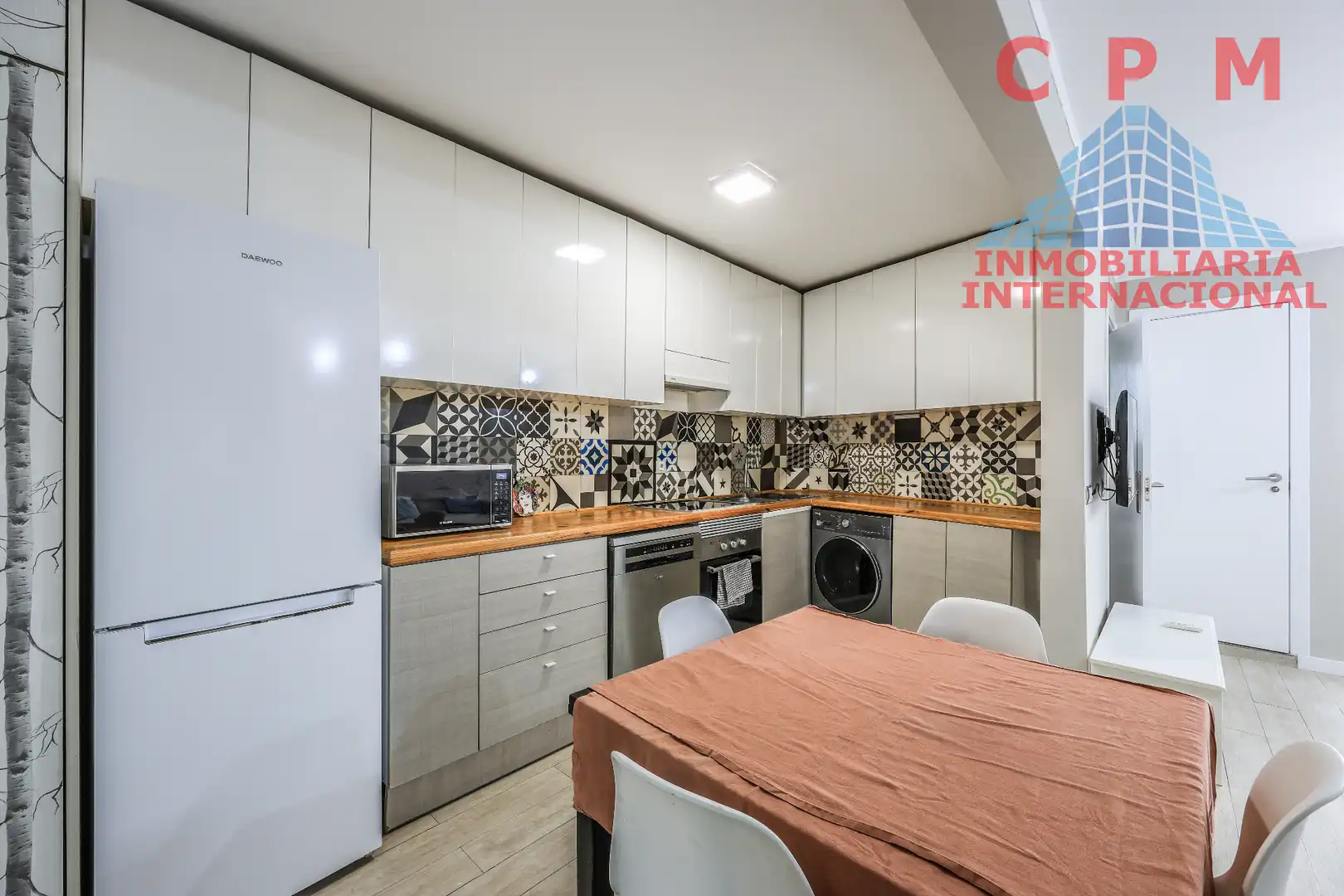 Kitchen of Flat for rent in Madrid  with Air Conditioner, Heating and Parquet flooring