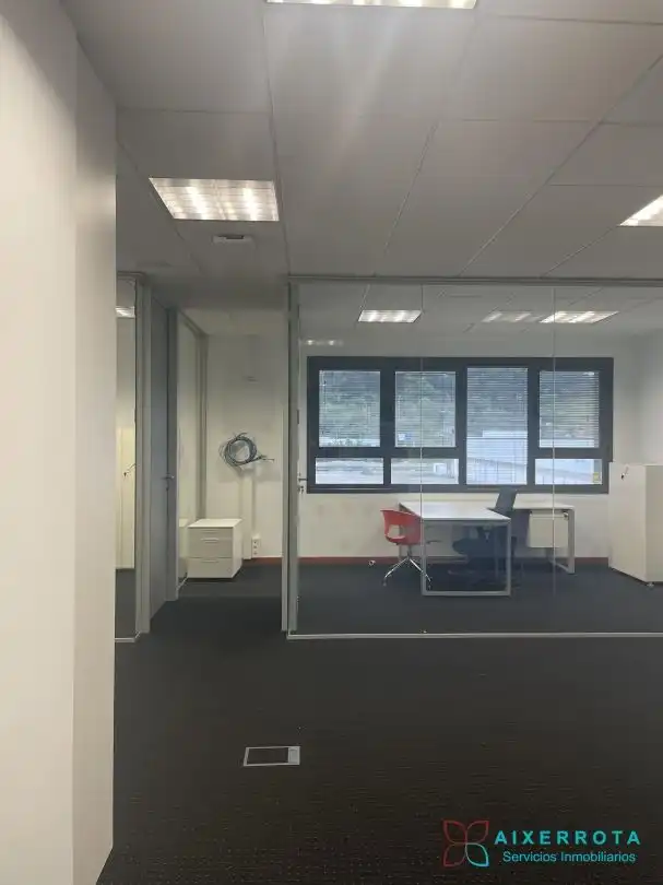 Office for rent in Derio  with Air Conditioner, Heating and Furnished