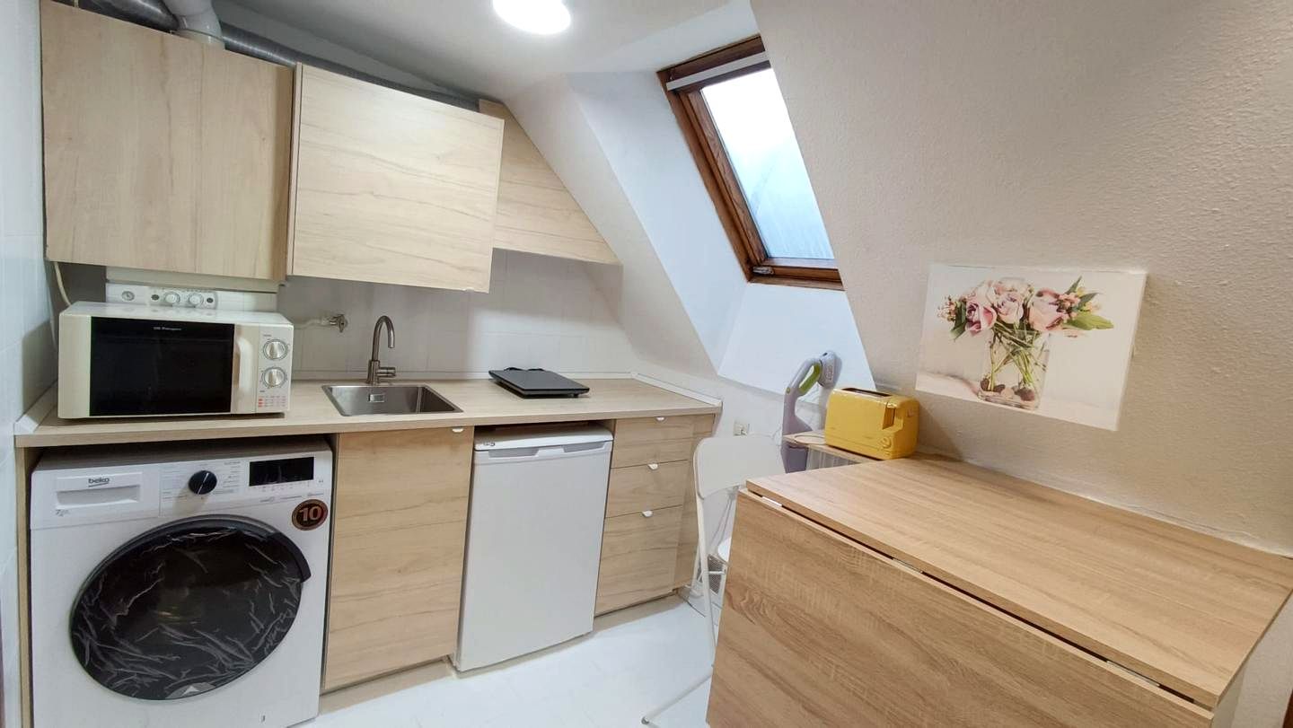 Kitchen of Attic to rent in  Madrid Capital  with Air Conditioner, Heating and Furnished