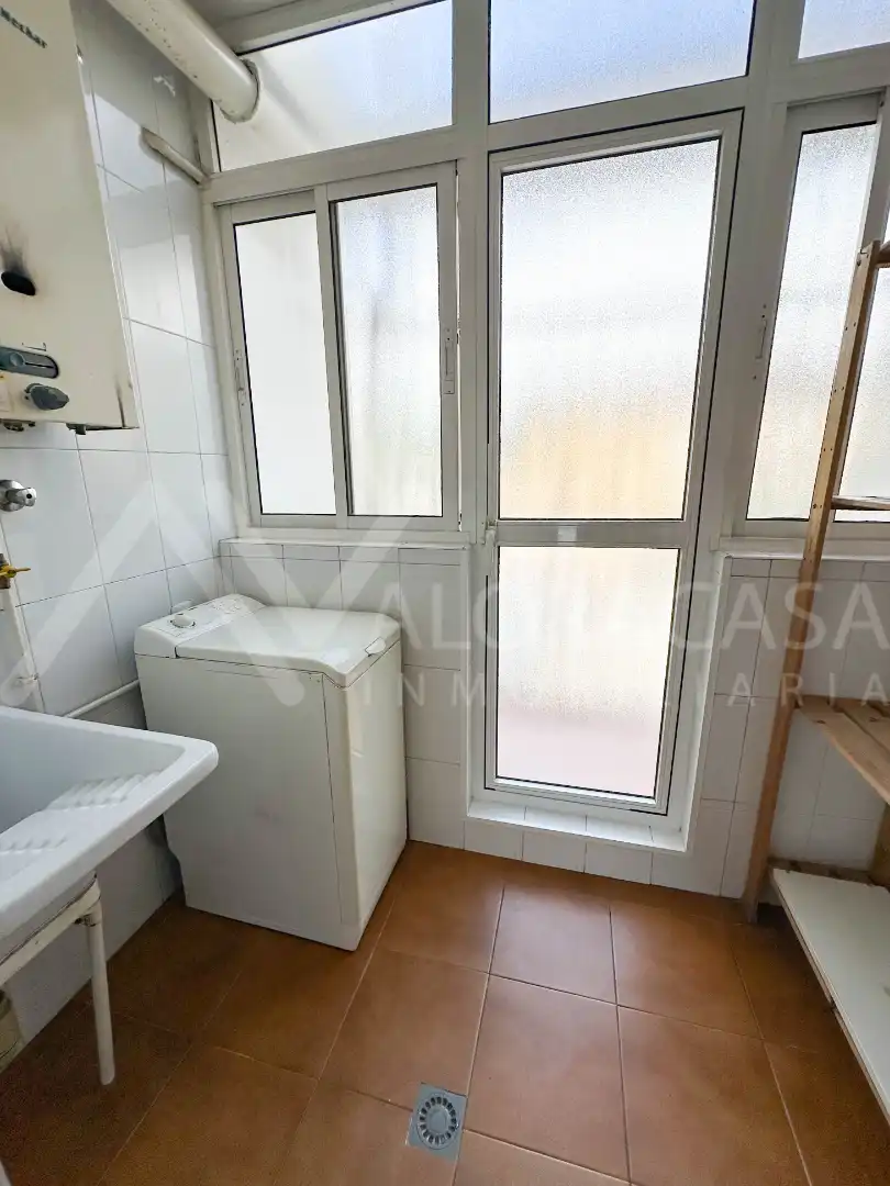 Bathroom of Flat for sale in Málaga  with Air Conditioner and Terrace